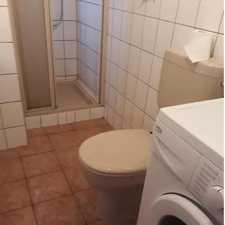 Monteurwohnung Bei Nina Egl * Zeitz